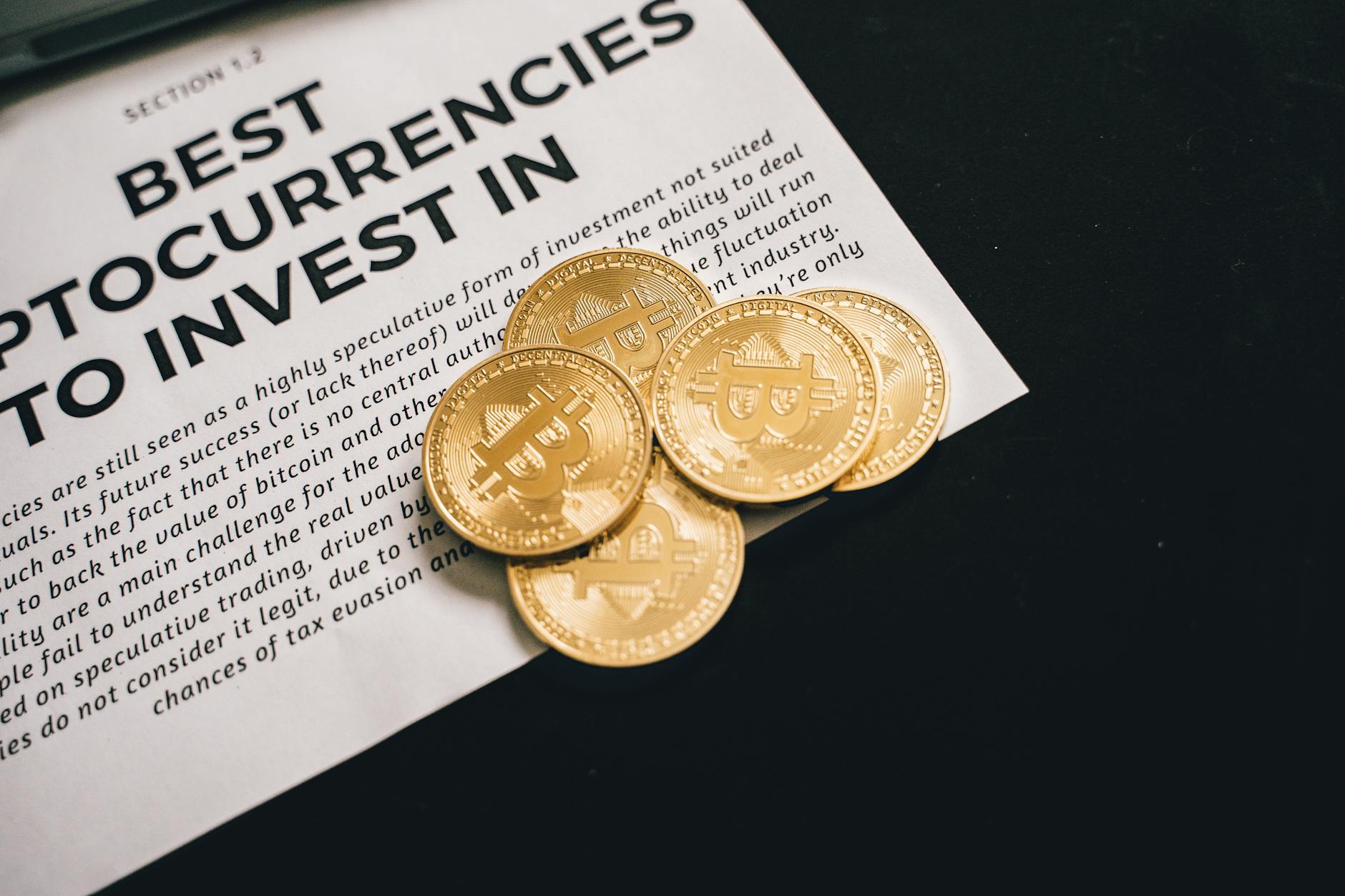 How Are Investment Management Fees Structured and What Triggers Legal Action?