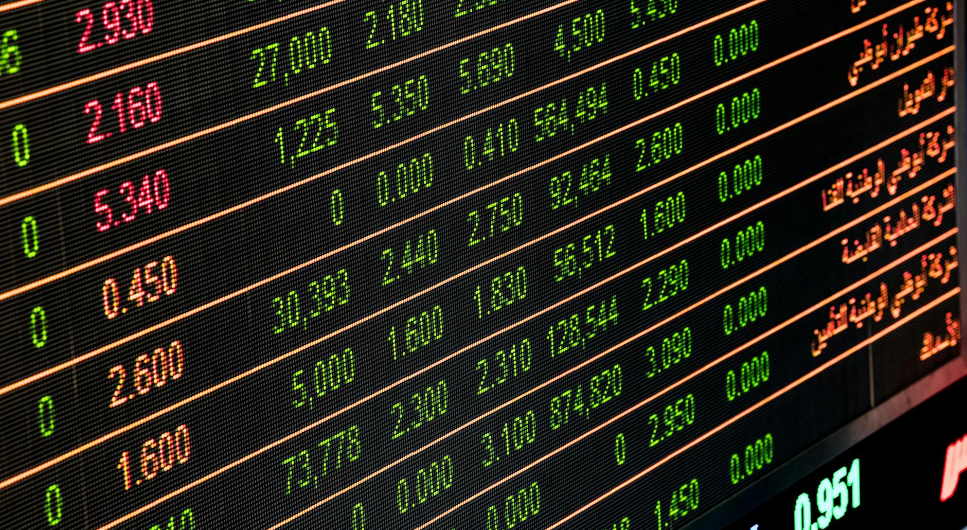 How Do Shareholder Derivative Lawsuits Differ from Class Actions?