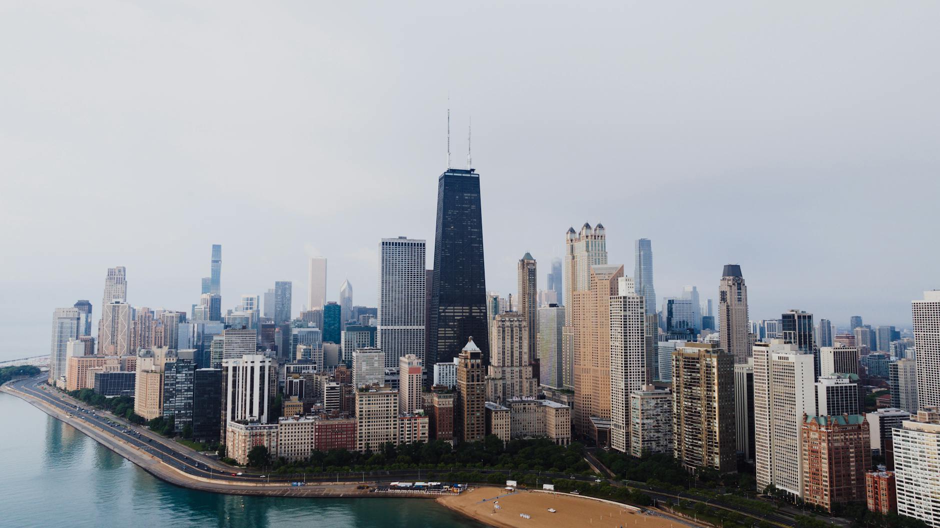 THE ILLINOIS SWIPE FEE LAW AND BROADER REGULATORY CHALLENGES