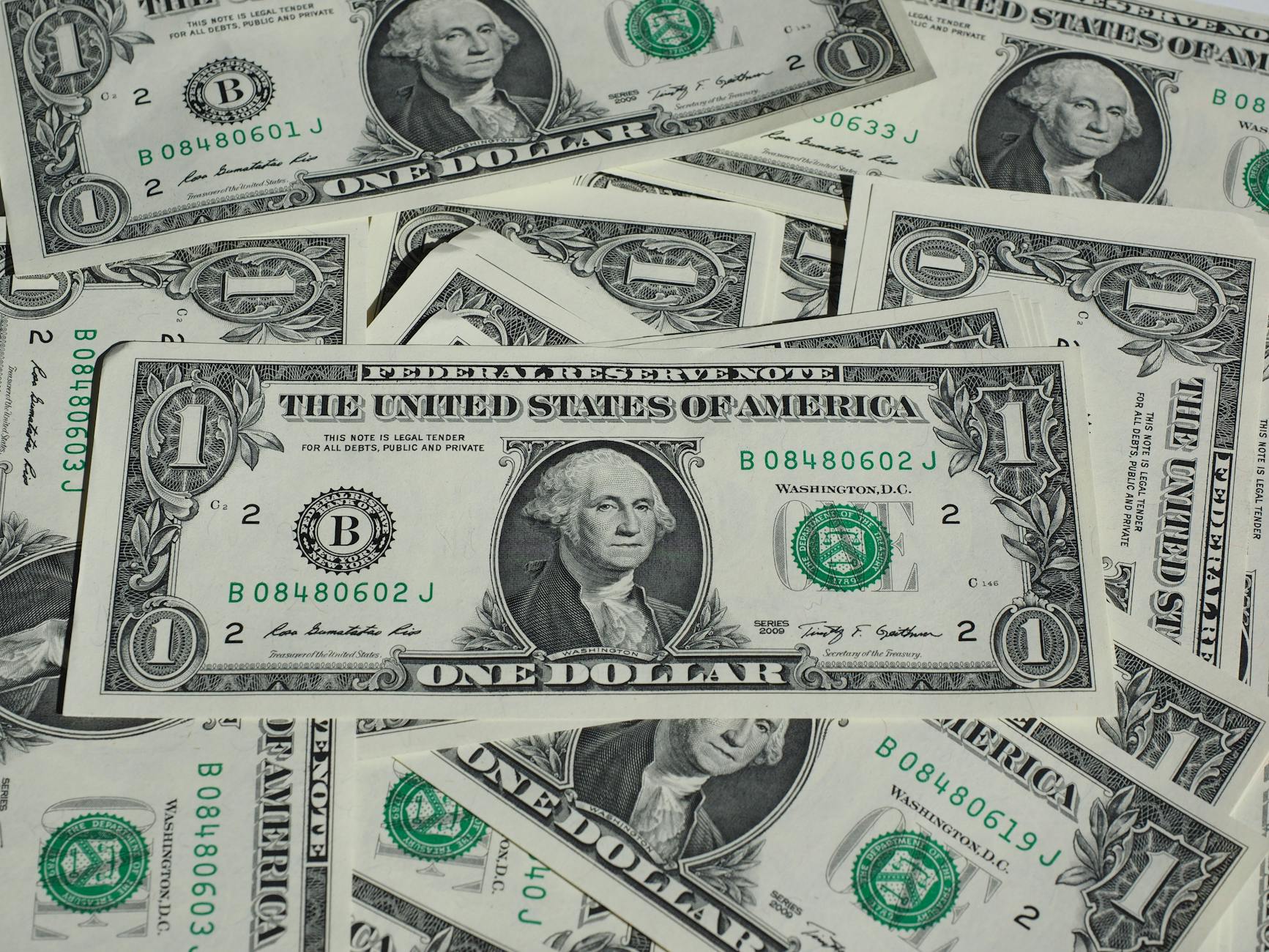 Who Qualifies for the Capital One Savings Account Interest Rate Settlement?