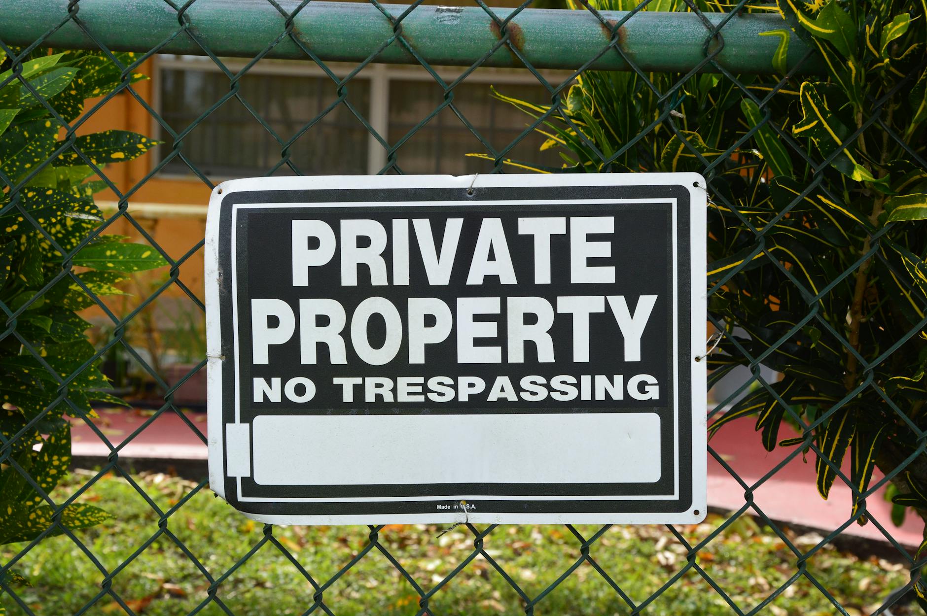 Warning Signs of Unsafe Cosmetic Surgery Centers