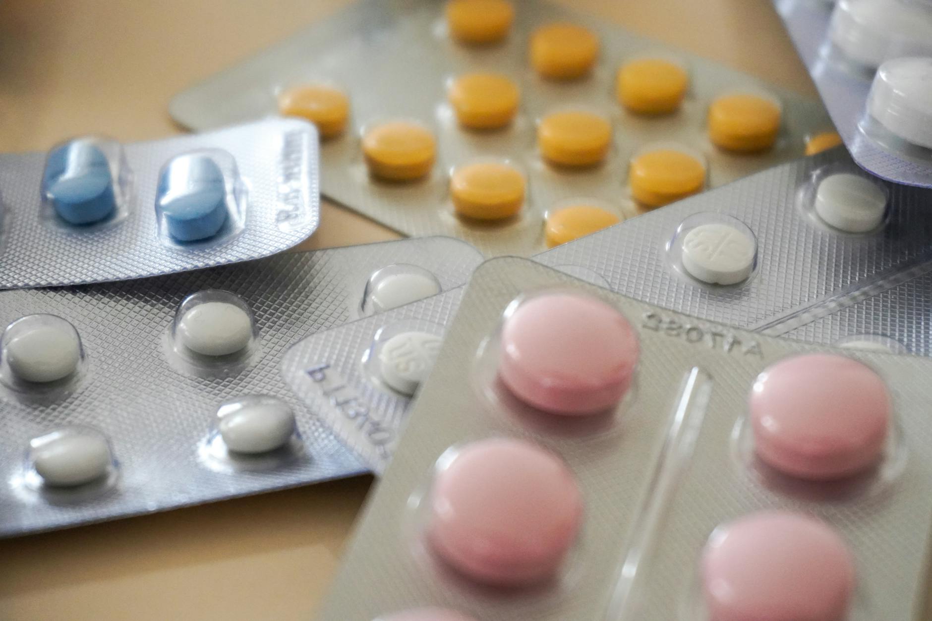 WHO TYPICALLY SETTLES MEDICAL PRIVACY BREACH LAWSUITS?