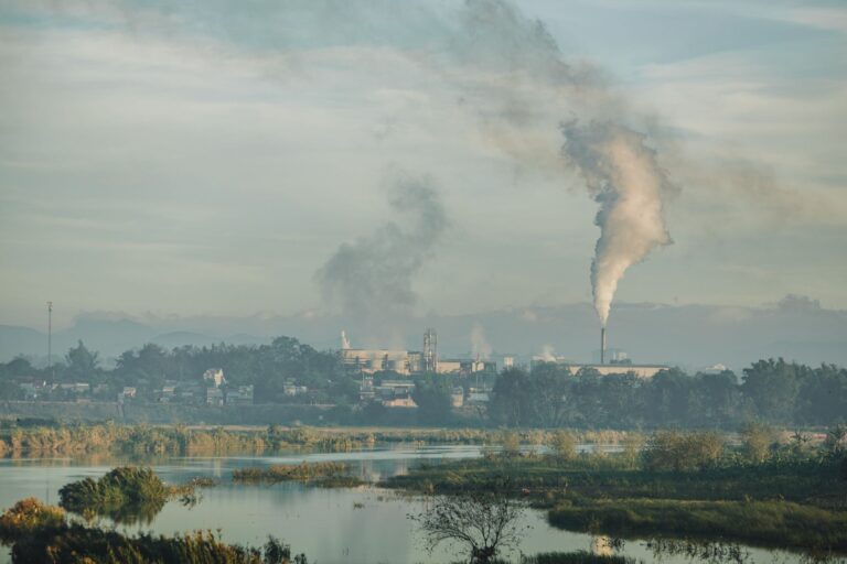 PFAS pollution tracking: Innovative microplastic detection enables environmental monitoring research - Featured image