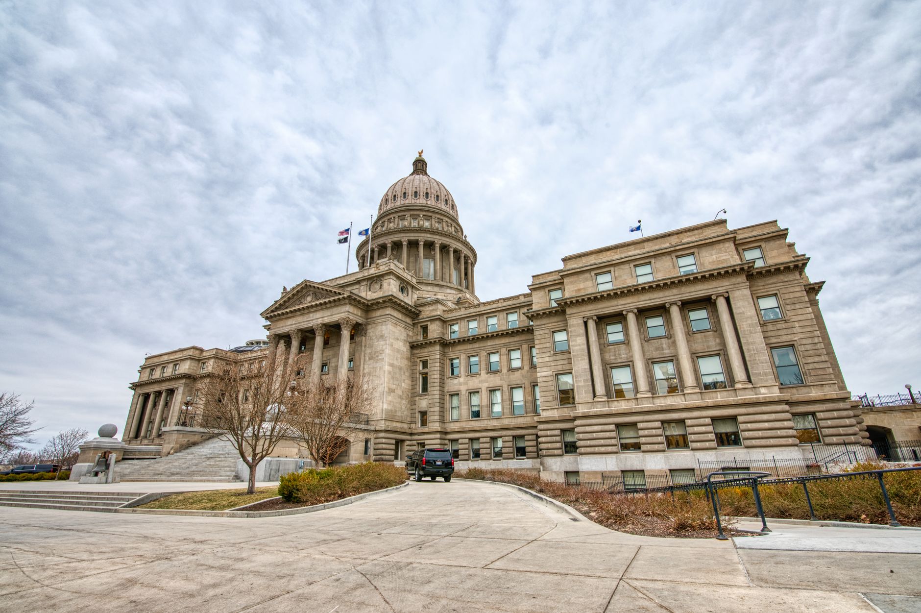 Arkansas Government Building Closure: Asbestos Hazard Forces Office Evacuation - Featured image