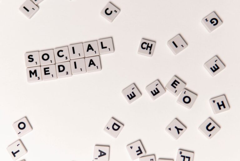 Social media bellwether trial limits expert testimony on platform liability claims - Featured image
