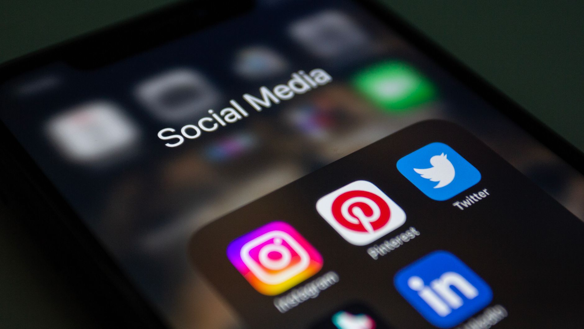 Social media bellwether trial limits expert testimony on platform liability claims - Featured image